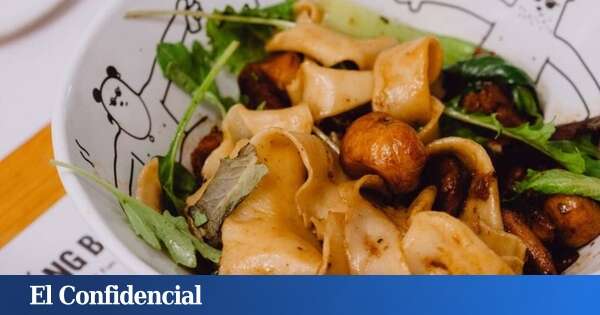 El bar asiático de Madrid que prepara los noodles más largos: un plato al que no podrás resistirte