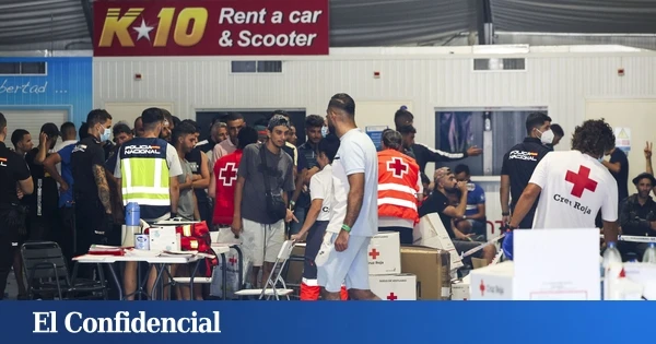 337 personas en 48 horas: los puertos de Baleares habilitan espacios para la atención de los inmigrantes