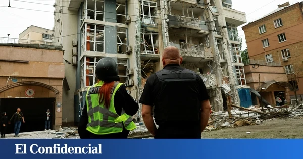 Una nueva oleada de bombardeos nocturnos rusos a gran escala dejan ocho muertos y una decena de heridos en Ucrania