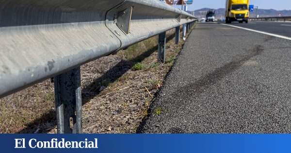 La Policía Nacional avisa: así tienes que actuar si te encuentras un accidente en la carretera