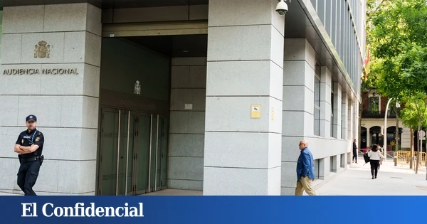 La AN deja libres pero con cautelares a los dos detenidos por vender datos de Sánchez y otros políticos