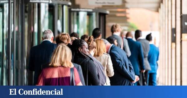 Colapsos y horas de espera para conseguir un café en el nuevo (y famoso) local que acaba de abrir en Pamplona