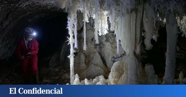 Descubre el escondite geológico más fascinante de Extremadura: estalactitas y cristales en una cueva protegida