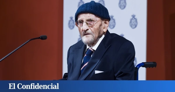 Álvaro Pombo no asistirá este miércoles a la ceremonia del Cervantes por su estado de salud