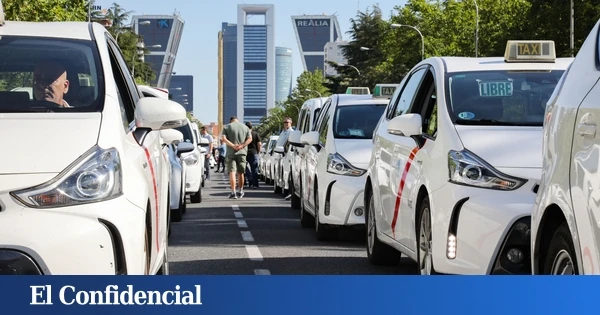 Taxistas marchan en Madrid contra las 8.500 licencias de VTC para Cabify: 