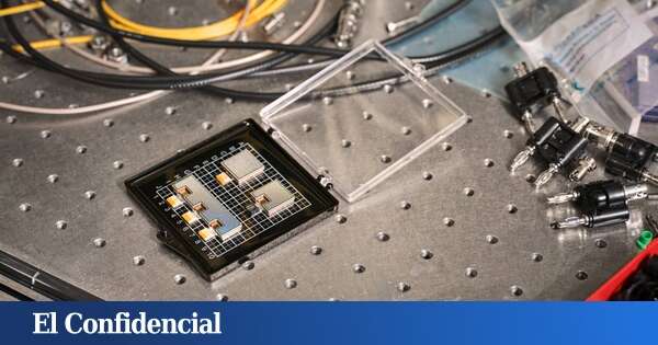 Vuelco en la IA: investigadores de IBM logran conectar servidores a la velocidad de la luz