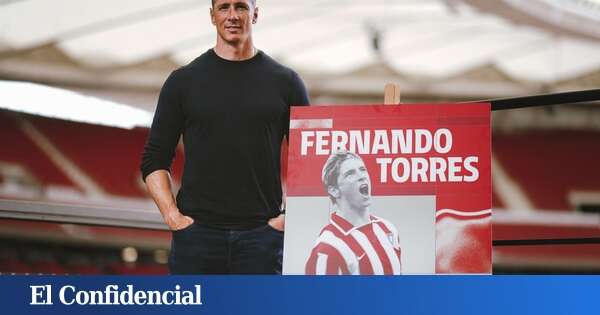 Fernando Torres la lía en el banquillo con una roja en seis segundos y una amenaza al árbitro