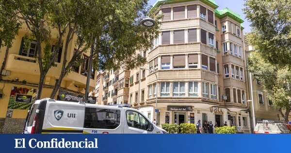 Los bomberos actúan en un incendio en un edificio en Palma: solo hay daños materiales