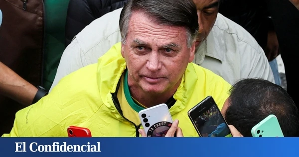Bolsonaro sale de cuidados intensivos casi tres semanas después de su ingreso