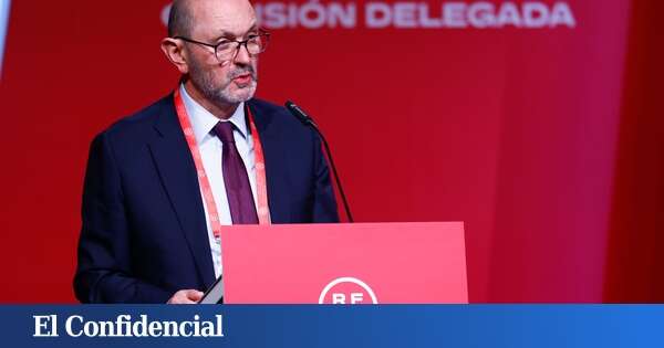 Louzán regatea al Gobierno y, a falta de denuncias, encuentra refugio en la FIFA