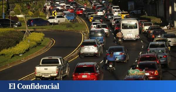 Cuatro heridos al colisionar dos turismos en La Carlota (Córdoba)