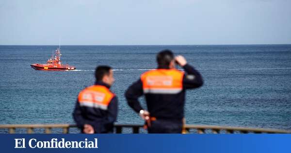 Muere un hombre de 76 años tras caer al mar con el coche en el puerto de Sada (A Coruña)