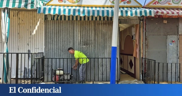 El oasis de la Feria de abril, una ciudad efímera con 250.000 bombillas 'inmune' al apagón