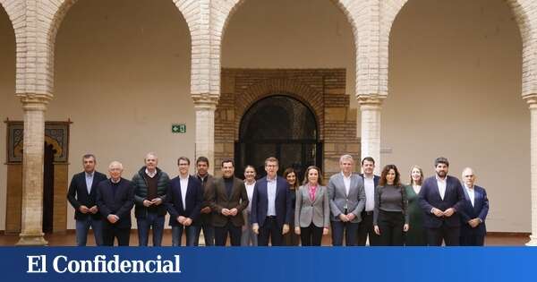 'Tormenta de ideas' en Asturias: Feijóo se recluye con los barones para marcar la agenda a Sánchez