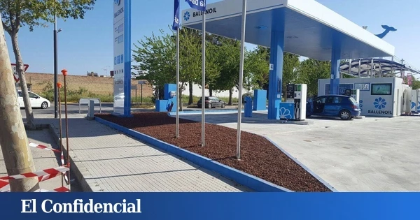 Una gasolinera de Valencia usó esta mezcla letal en su combustible: ya hay más de 50 coches averiados