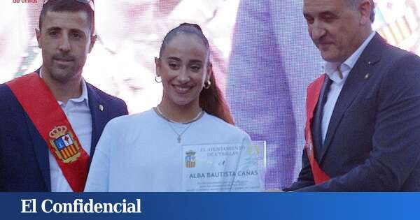 El alcalde de Teruel que llevará en monovolumen a 6 vecinos a París para apoyar a la gimnasta olímpica del pueblo