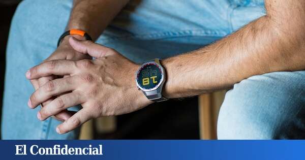 Es imposible recomendar el Apple Watch pudiendo comprar este 'peluco' de 379 euros