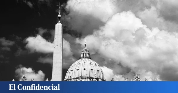 Con qué se hace y de dónde sale la fumata blanca que designará al sustituto del papa Francisco