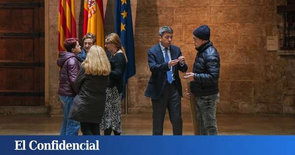 Mazón se reúne con varias víctimas de la dana y se compromete a escuchar a más