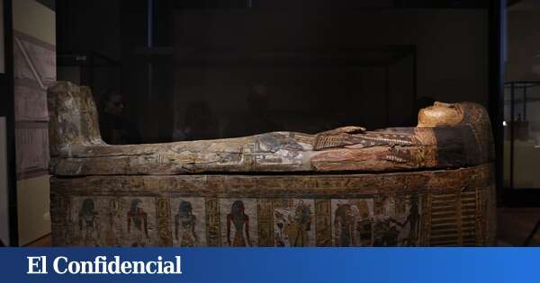 Un ataúd egipcio de hace 3.000 años se expone en Madrid tras más de un siglo sin exhibirse