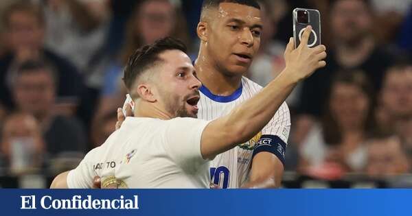 El mensaje del espontáneo que saltó a hacerse un selfie con Mbappé en el España-Francia