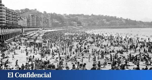 Cuando el bañador 'slip' masculino (y el bikini) estaban prohibidos en España por indecorosos