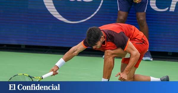 Alcaraz se desquicia y rompe la raqueta en su derrota ante Monfils: “Ha sido el peor partido de mi carrera”