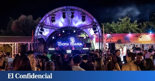 Parece Miami, pero está en Madrid: la discoteca al aire libre con más de 1.500 metros cuadrados, fiestas flúor y música para todos los públicos