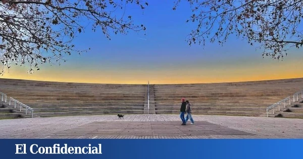 El infravalorado parque de Madrid que deberías visitar: un precioso atardecer bajo la 'Dama del Manzanares' por donde cruza el río