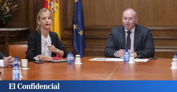 El 'apagón' del Gobierno con Venezuela indigna al PP: 