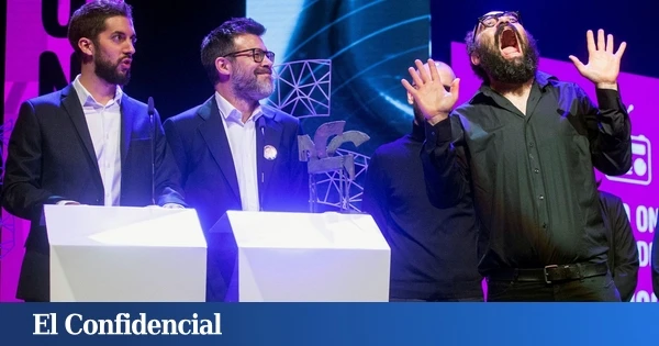 'Chistes contra Franco', 18.000€; catering, 7.900€; coro, 6.050€... Lluvia de contratos a dedo por los 50 años de democracia