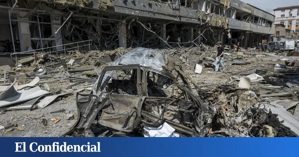 Al menos dos muertos y 65 heridos en un nuevo ataque masivo con misiles y drones rusos contra Kiev
