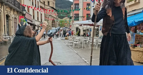 Descubre el mercado medieval que aterriza en este coqueto pueblo Asturias: puertas abiertas para subir a su torre y espectáculos de cetrería