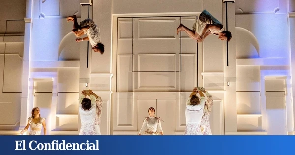 El Price luce su mejor fachada con las funciones de Cirque Le Roux