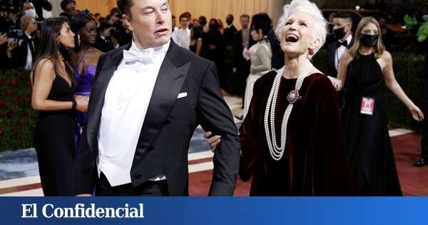 La madre de Elon Musk consigue que hasta él parezca moderado: “hay que usar 10 nombres falsos”