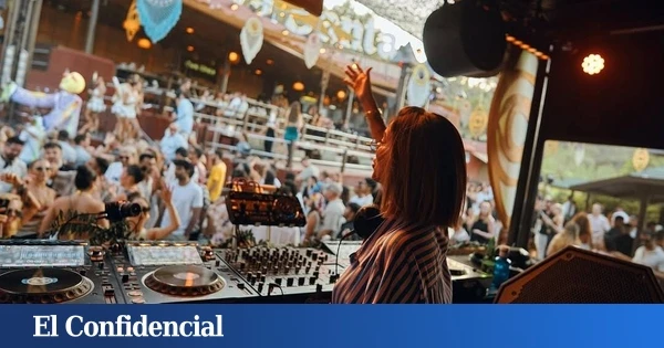 La discoteca al aire libre de Ibiza, en plena naturaleza, que se esconde junto a una cueva con miles de años