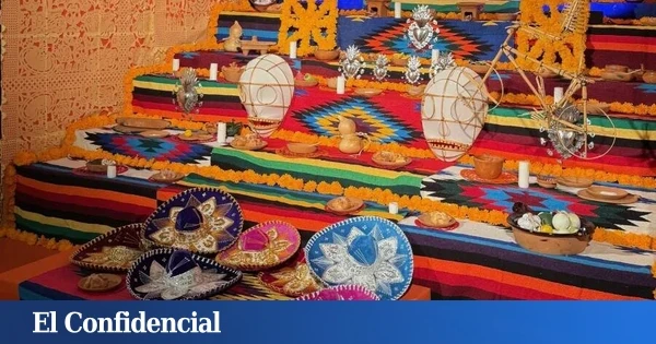 Flores, velas y calaveras llenan Madrid Río: así es el impresionante Altar de Muertos que puedes visitar gratis