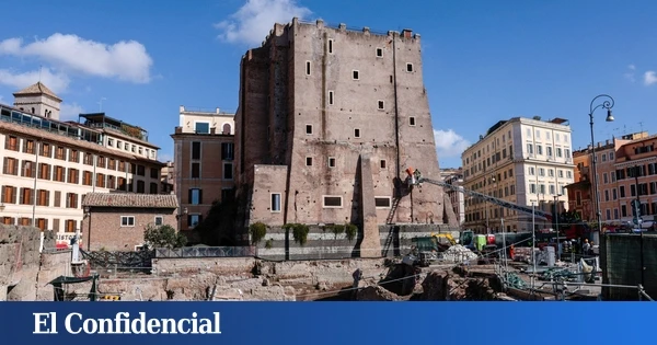 Se derrumba parte de una torre medieval en el centro de Roma durante su restauración