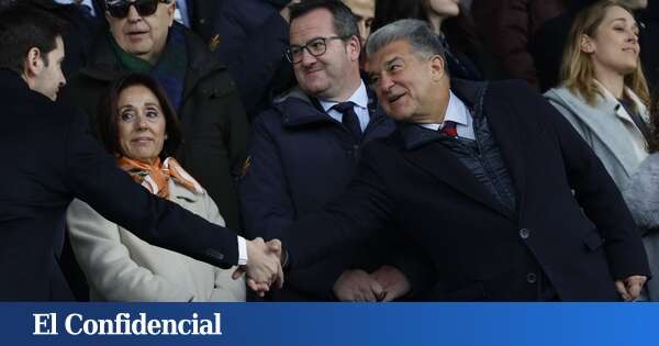 Por qué Florentino endosa a su única directiva el clásico femenino (y Laporta no le cede el sitio a la suya)