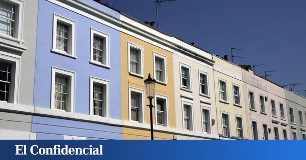 Los vecinos de Notting Hill plantan cara al turismo pintando de negro sus casas