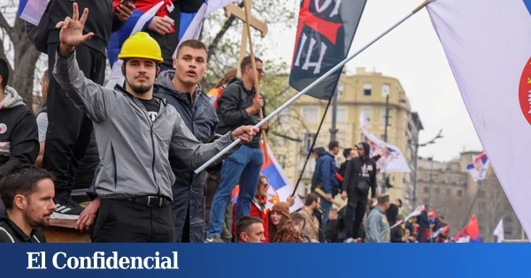 Belgrado vive la mayor manifestación contra el Gobierno de Serbia en años