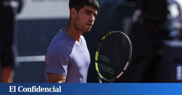 Alcaraz abrasa a De Miñaur con un partido excepcional en el Conde de Godó (7-5 y 6-3)