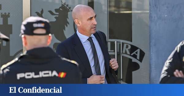 Juicio futbolero: cuando confundes al juez con un árbitro y el juzgado con una sala de prensa