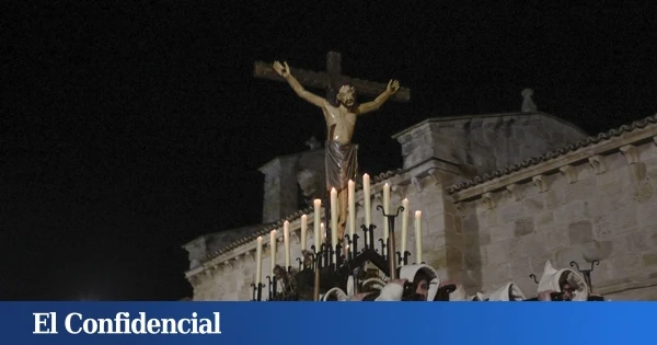 Un cortejo fúnebre entre dos domingos gloriosos