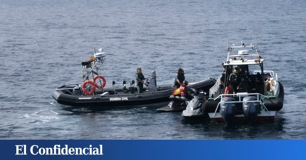 Detenidas cuatro personas con más de 120 kilos de hachís en dos motos de agua en Cádiz