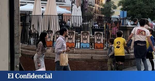 Este actor crea cuadros en restos de obras, los deja en la calle y tú te los puedes llevar a casa