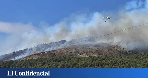 Ocho medios aéreos se incorporarán para combatir el incendio de Ibi y Alcoy, que ya está perimetrado