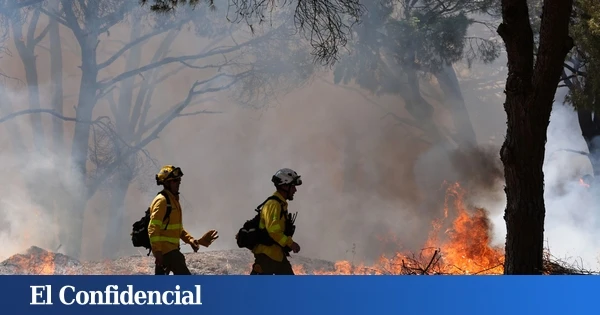 Desalojadas varias viviendas en Chiclana (Cádiz) por un incendio en una zona de pastos