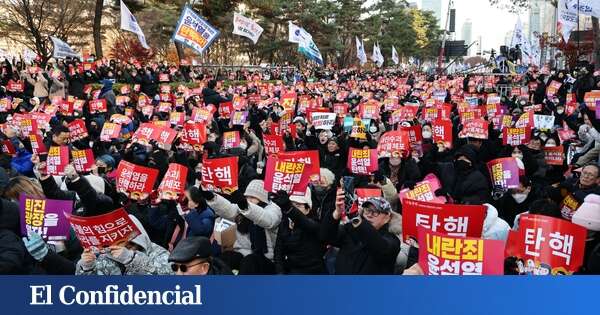 Una protesta multitudinaria pide destituir a Yoon antes de la crucial votación parlamentaria