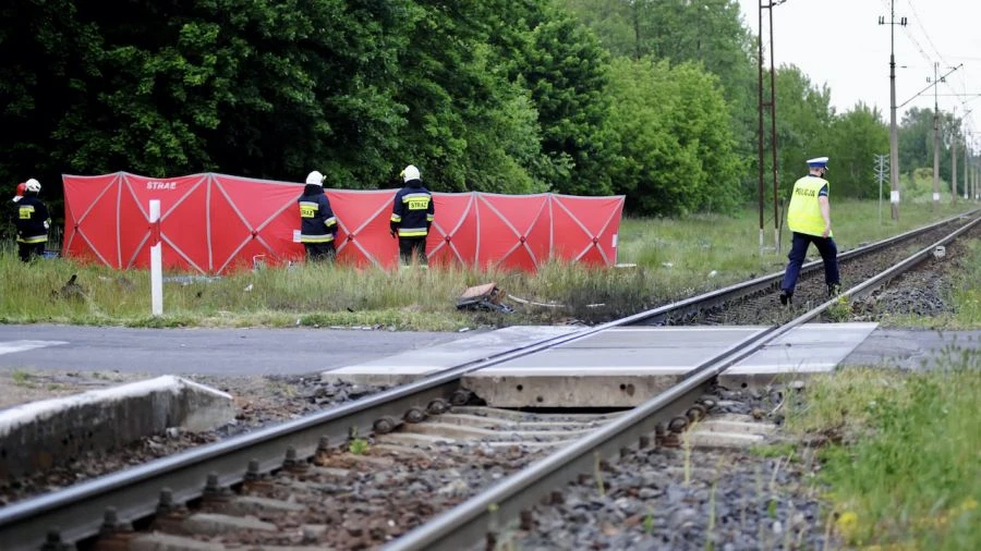 Seniorka potrącona na przejeździe kolejowym. Zginęła na miejscu